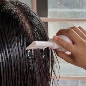 Smart Hair Oil Applicator Bottle – Scalp Massage Comb